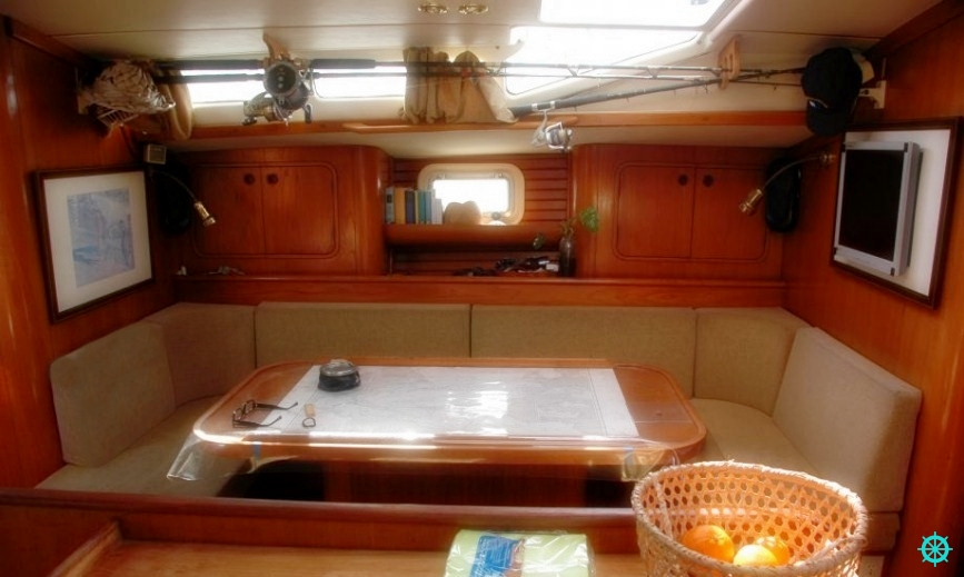 interior-del-velero-altamarcharter
